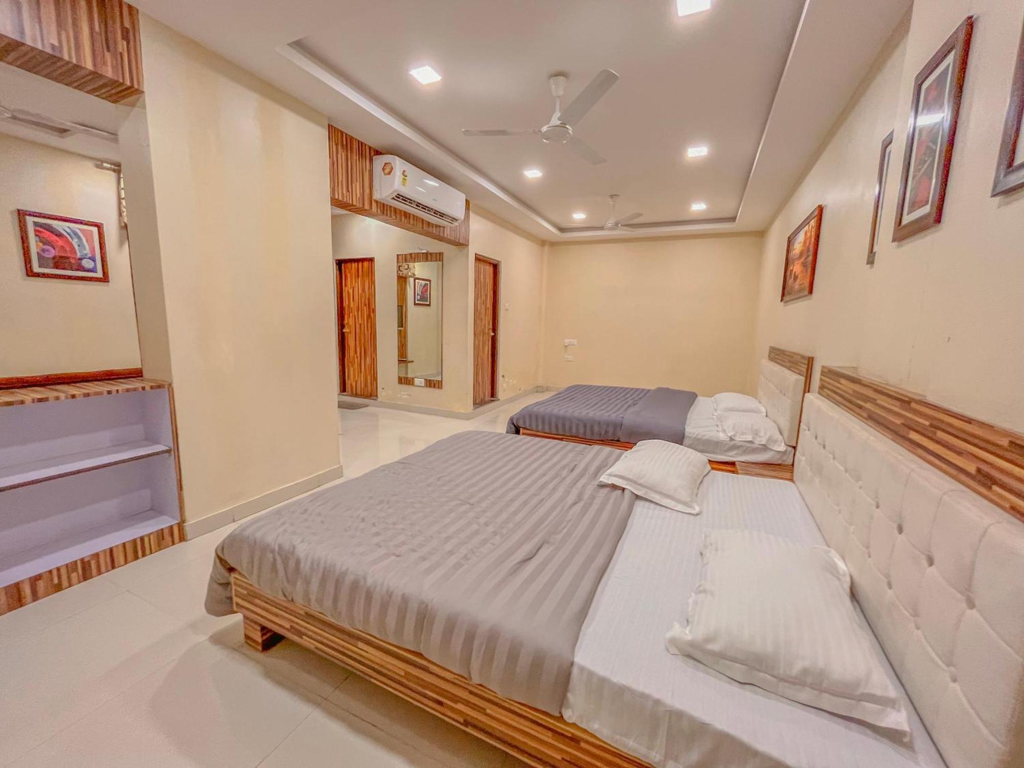 Stayguru Park View Residency Bhuj Buitenkant foto