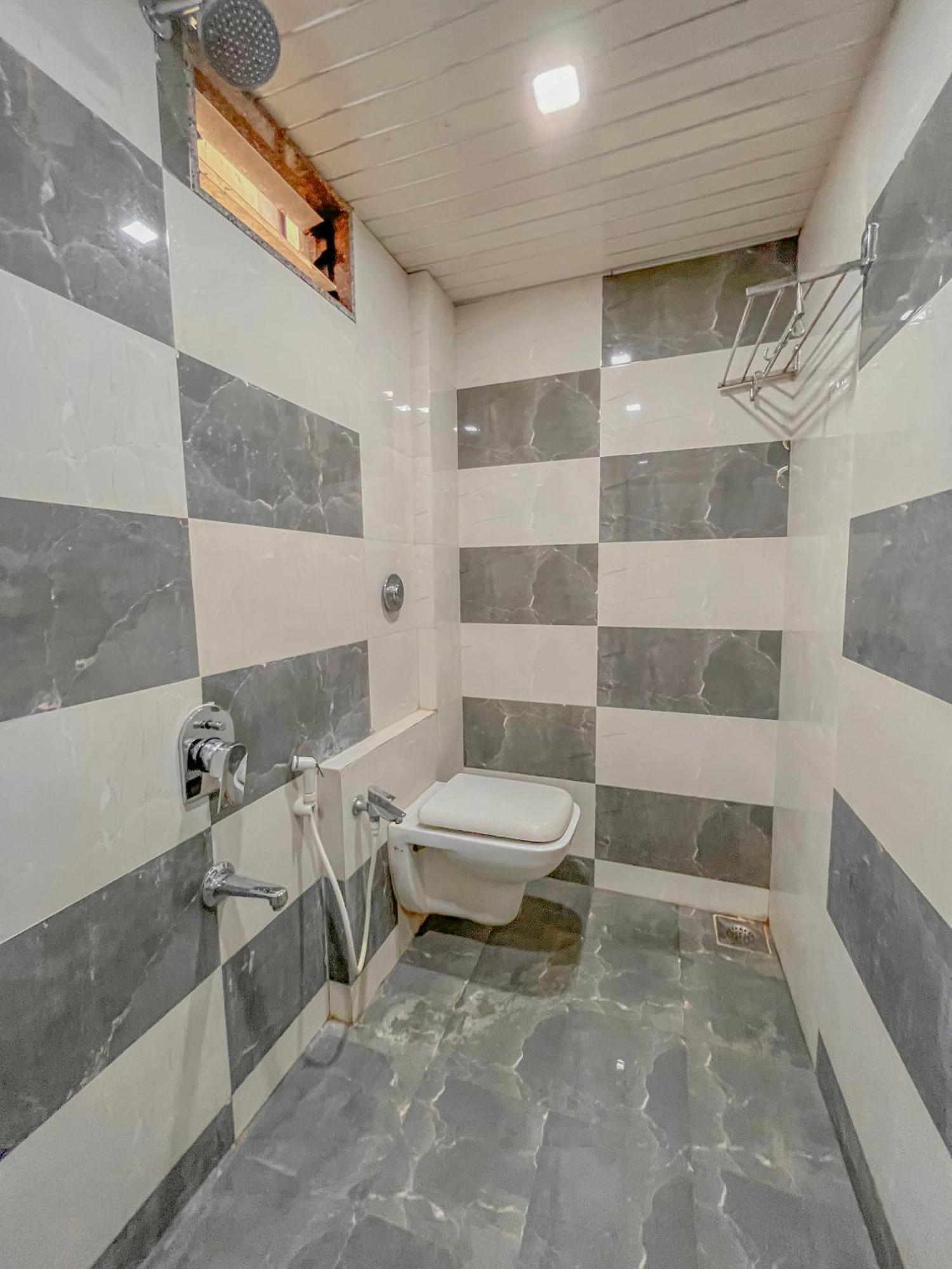 Stayguru Park View Residency Bhuj Buitenkant foto
