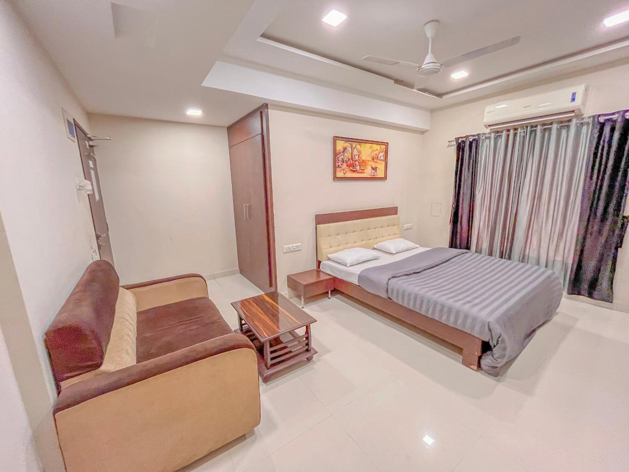 Stayguru Park View Residency Bhuj Buitenkant foto