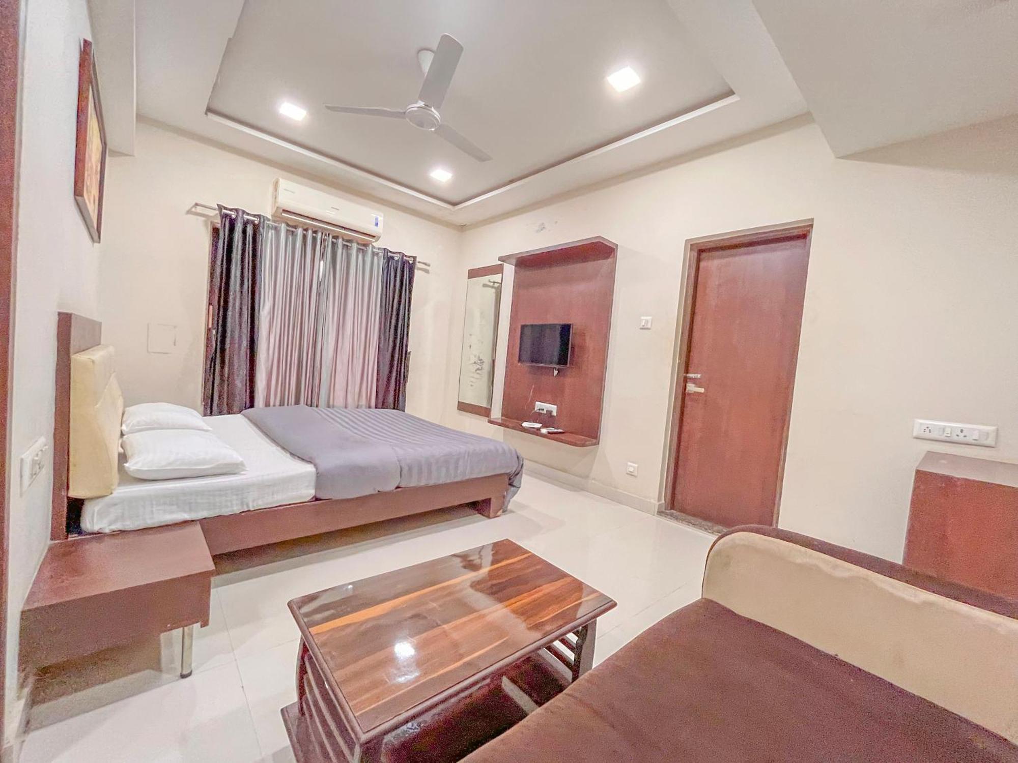 Stayguru Park View Residency Bhuj Buitenkant foto