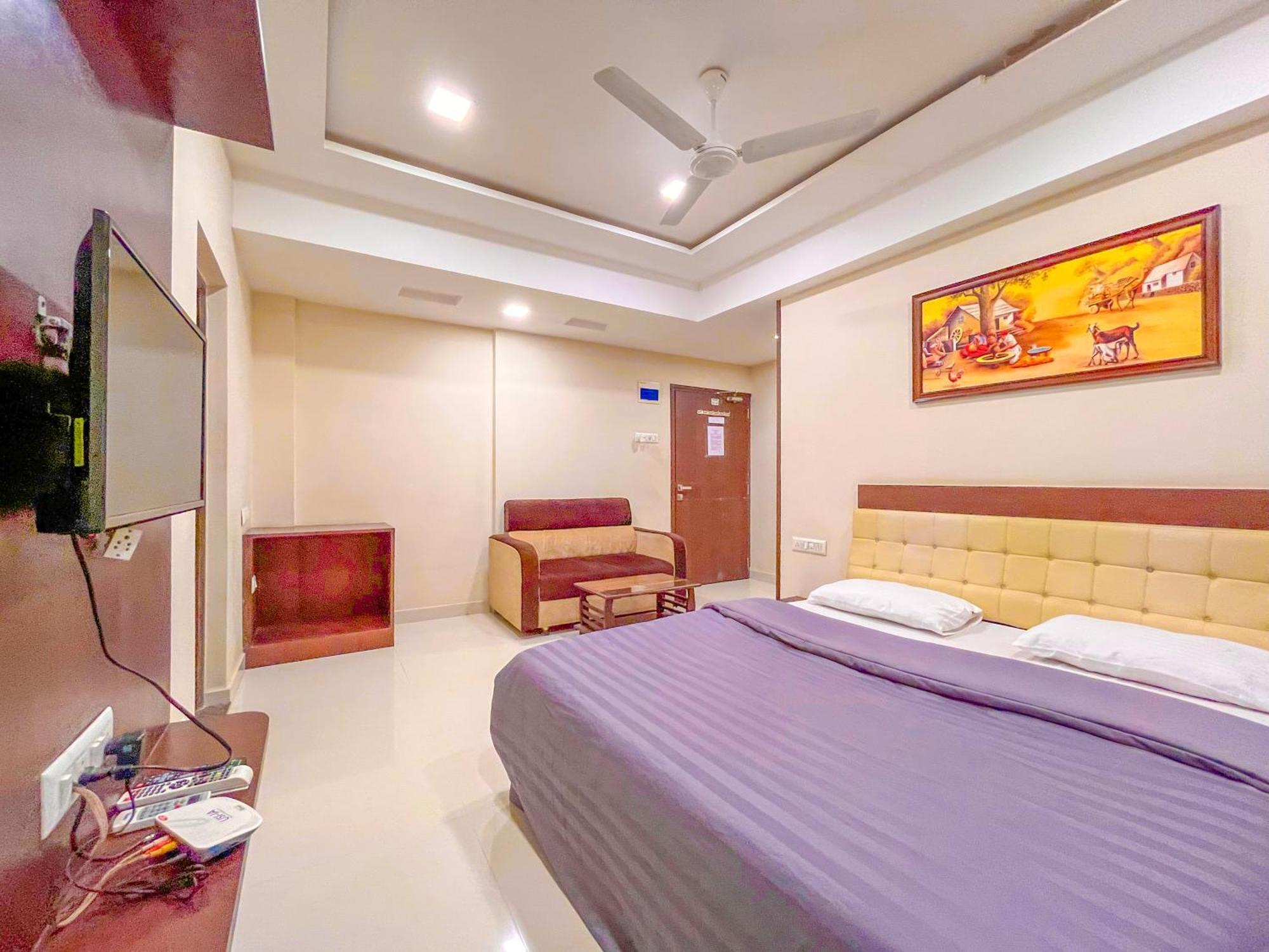 Stayguru Park View Residency Bhuj Buitenkant foto