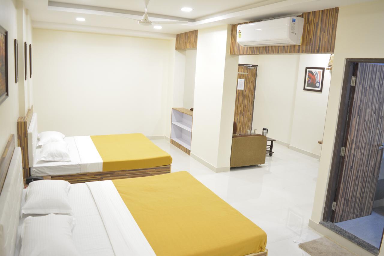 Stayguru Park View Residency Bhuj Buitenkant foto
